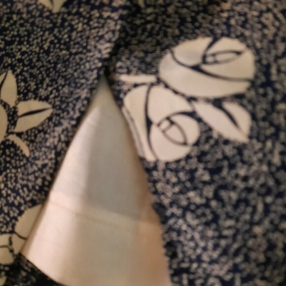 100% Polyester With Side Pockets And Fully Lined Skirt - Picture 3 of 4